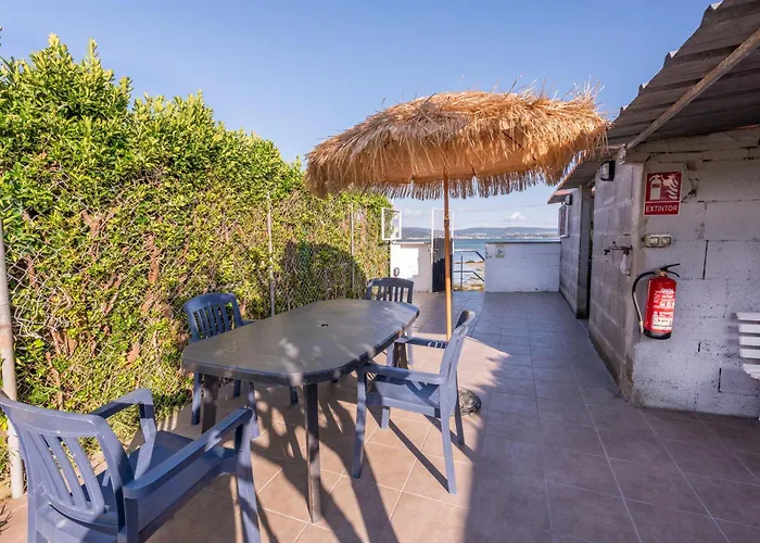 Vivienda Con Jardin Y Acceso A Pequena Playa