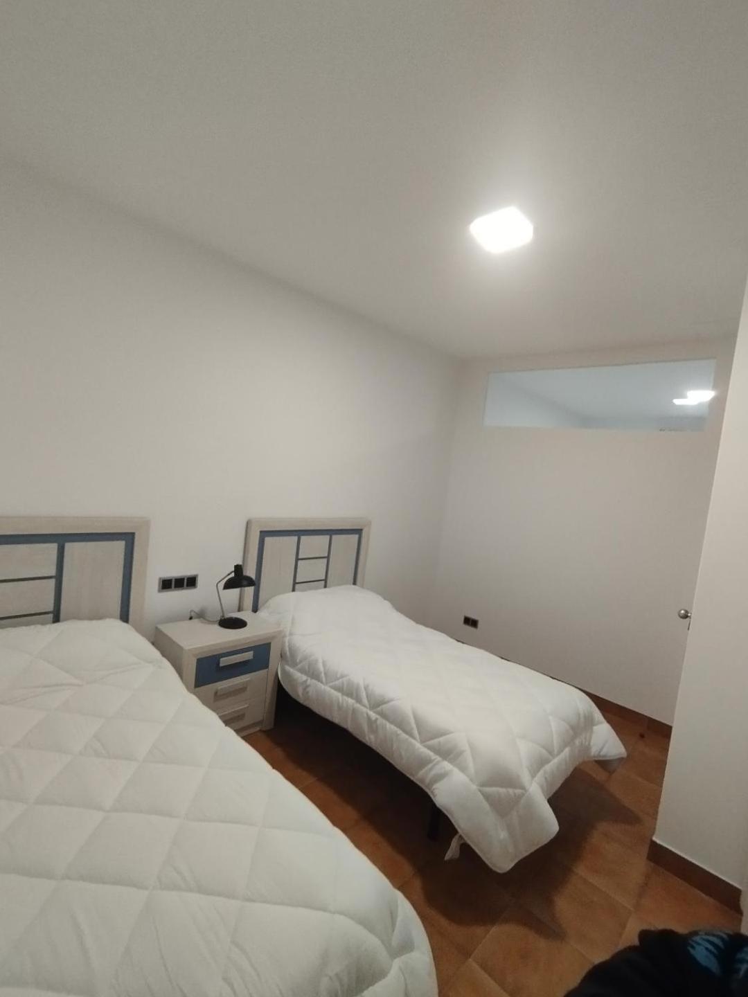 Vivienda Con Jardin Y Acceso A Pequena Playa *