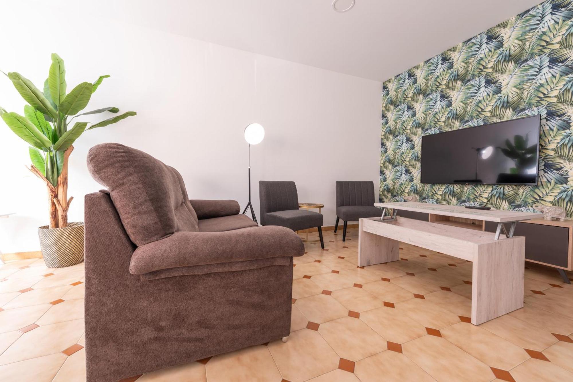 Vivienda Con Jardin Y Acceso A Pequena Playa *